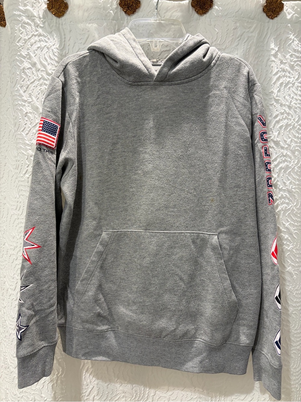 Women’s XS Volcom Gray Hooded Sweatshirt